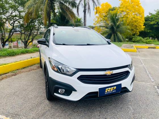 CHEVROLET ONIX 1.4 MPFI ACTIV 8V FLEX 4P AUTOMÁTICO